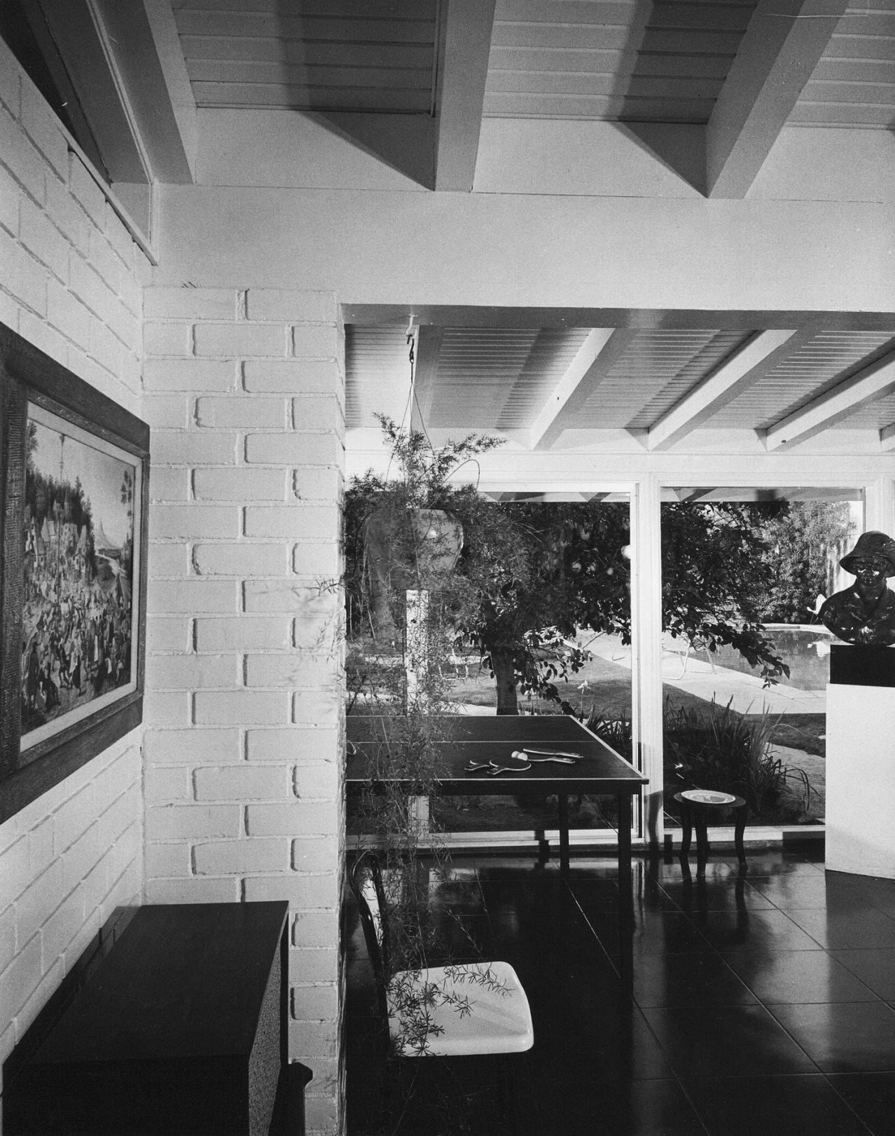1960 Tucson home photos: A Tudor house filled with art